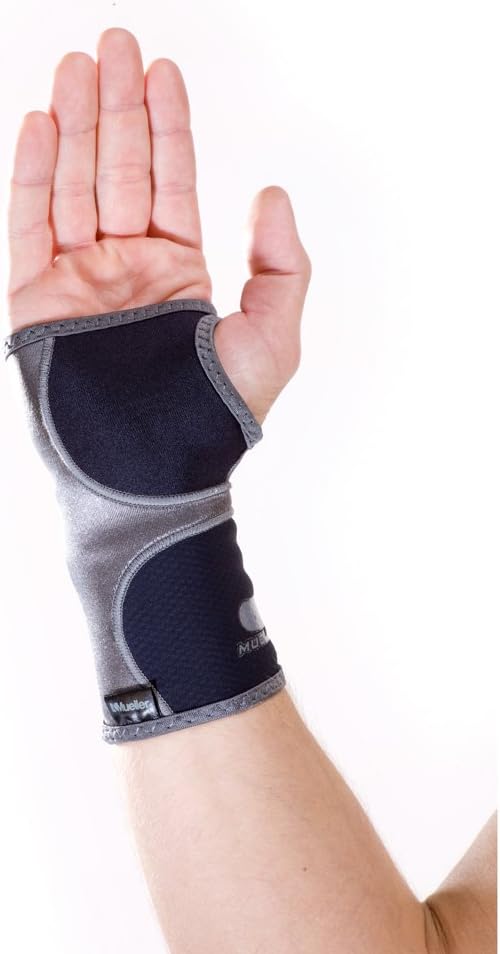 MUELLER Sports Medicine Hg80 Wrist Support, Black