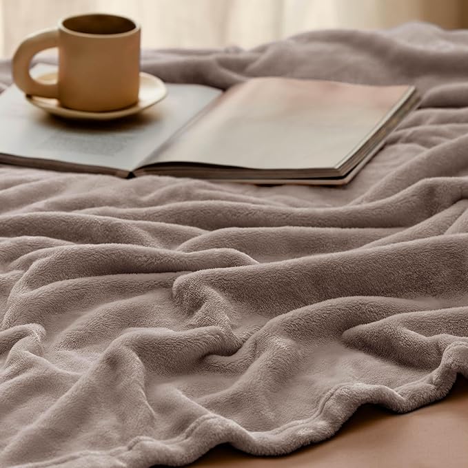 Bedsure Fleece Blankets Twin Size Mocha Brown - 300GSM Lightweight Plush Fuzzy Cozy Soft Blanket for Bed, Sofa, Couch, Travel, Camping, 60x80 inches