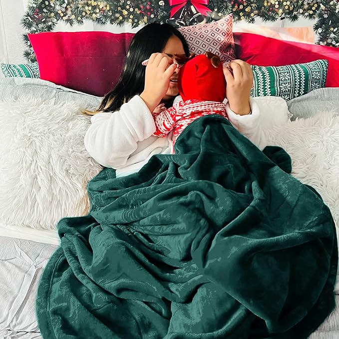 Bedsure Fleece Blankets King Size Emerald Green - Bed Blanket Soft Lightweight Plush Cozy Fuzzy Luxury Microfiber, 108x90 inches